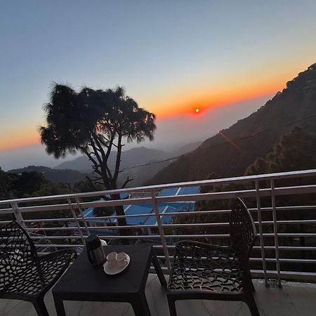 Urban Wave 2Bed Rooms By The North Edge Kasauli Exteriör bild