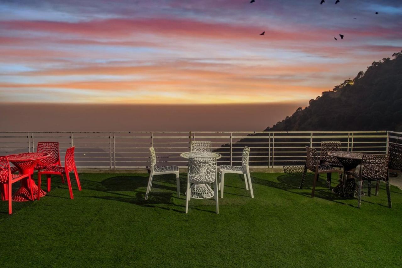 Urban Wave 2Bed Rooms By The North Edge Kasauli Exteriör bild