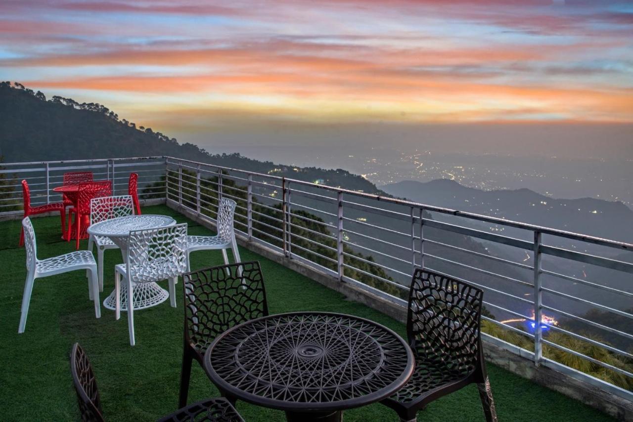 Urban Wave 2Bed Rooms By The North Edge Kasauli Exteriör bild